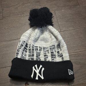 Yankees New Era Black and Gray unisex Pom Hat